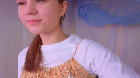 Snapshot of alisia_spinnet chatting on 12-20-24, 07:55 Alisia online show from 12-20-24, 07:55
