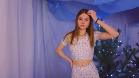 Snapshot of alisia_spinnet chatting on 01-04-25, 12:38 Alisia online show from 01-04-25, 12:38