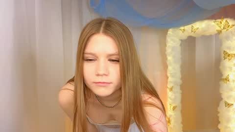 Snapshot of alisia_spinnet chatting on 01-21-25, 07:04 Alisia online show from 01-21-25, 07:04