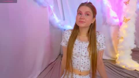 Snapshot of alisia_spinnet chatting on 09-09-25, 10:15 Alisia online show from 09-09-25, 10:15