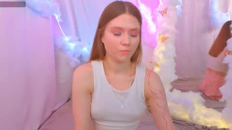 Snapshot of alisia_spinnet chatting on 10-05-25, 08:45 Alisia online show from 10-05-25, 08:45