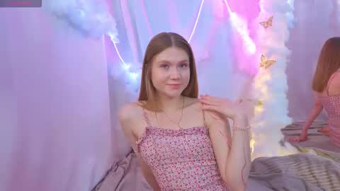 Snapshot of alisia_spinnet chatting on 10-10-25, 09:30 Alisia online show from 10-10-25, 09:30