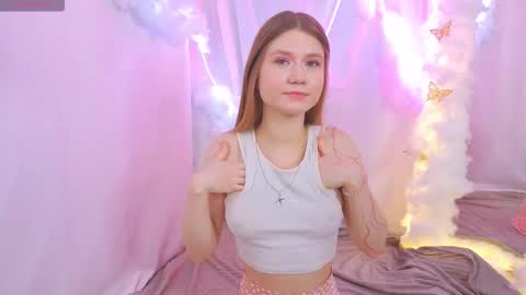 Snapshot of alisia_spinnet chatting on 10-19-25, 03:56 Alisia online show from 10-19-25, 03:56