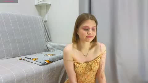 Snapshot of alisia_spinnet chatting on 04-05-26, 12:46 Alisia online show from 04-05-26, 12:46