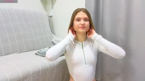 Snapshot of alisia_spinnet chatting on 04-09-26, 11:48 Alisia online show from 04-09-26, 11:48