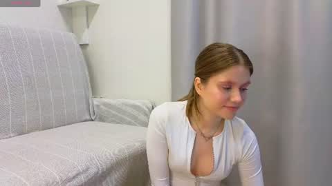 Snapshot of alisia_spinnet chatting on 07-02-26, 05:08 Alisia online show from 07-02-26, 05:08