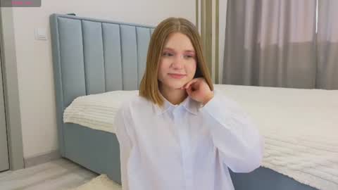 Snapshot of alisia_spinnet chatting on 07-28-26, 02:35 Alisia online show from 07-28-26, 02:35
