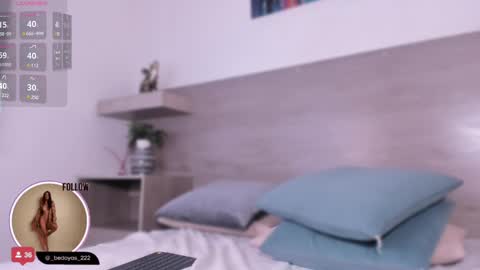 Snapshot of alison222_ chatting on 02-25-25, 01:52 A L I S O N online show from 02-25-25, 01:52