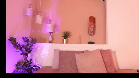 Snapshot of alison222_ chatting on 09-23-25, 08:45 A L I S O N online show from 09-23-25, 08:45