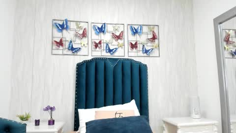 Snapshot of alison_carde05 chatting on 10-21-25, 07:36 Alison online show from 10-21-25, 07:36