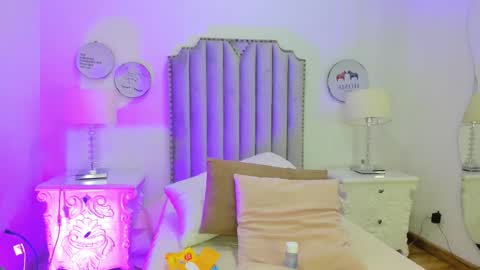 Snapshot of alison_carde05 chatting on 02-16-26, 07:21 Alison online show from 02-16-26, 07:21