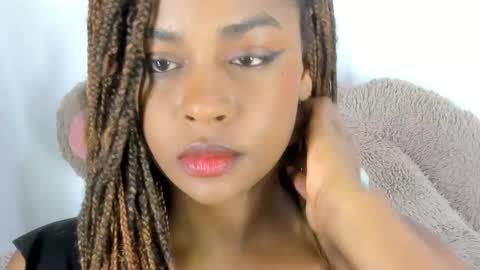 Sofias house online show from 09-25-25, 01:53