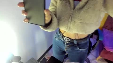 Snapshot of alison_moon7 chatting on 10-23-25, 11:20 ALISON MOON online show from 10-23-25, 11:20