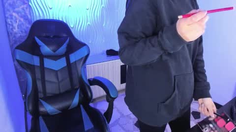 Snapshot of alison_moon7 chatting on 11-08-25, 11:21 ALISON MOON online show from 11-08-25, 11:21