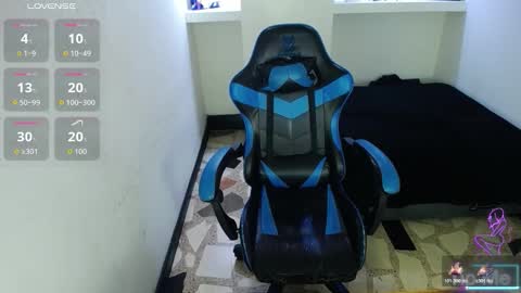 Snapshot of alison_moon7 chatting on 12-03-25, 06:39 ALISON MOON online show from 12-03-25, 06:39