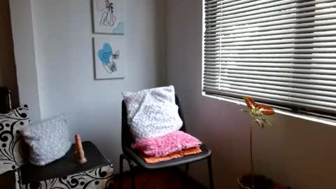 Snapshot of alisonturbay chatting on 06-02-26, 12:40 Alisonturbay online show from 06-02-26, 12:40