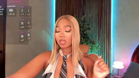 Alison Moon  online show from 11-20-25, 11:15