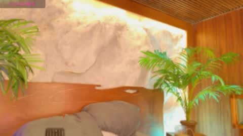 Alison Moon  online show from 04-21-26, 01:42