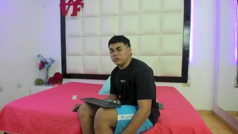 Aliss and Aron online show from 05-25-26, 11:49