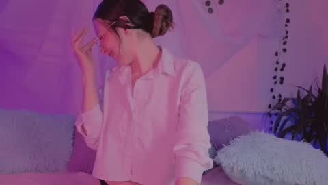 Mia online show from 09-15-25, 10:10