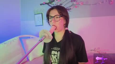Snapshot of alissa_cute1 chatting on 03-19-26, 09:30 Mia online show from 03-19-26, 09:30