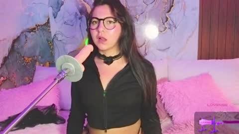 Mia online show from 04-16-26, 08:42