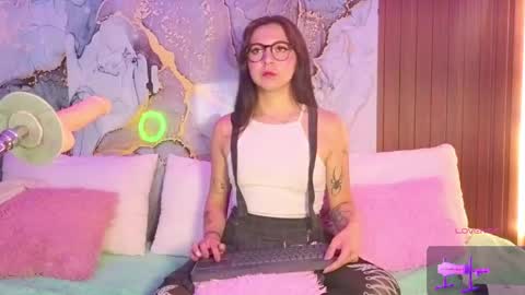 Snapshot of alissa_cute1 chatting on 04-23-26, 08:44 Mia online show from 04-23-26, 08:44