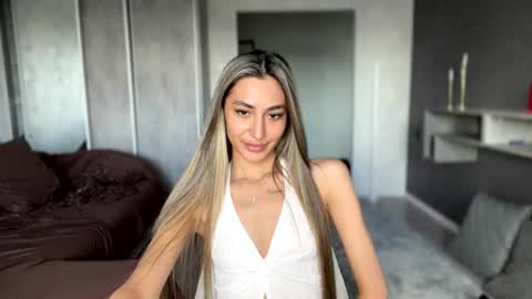 Snapshot of alissadreams chatting on 07-14-26, 11:27 Alissa online show from 07-14-26, 11:27