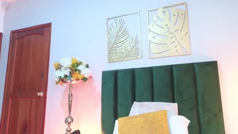 AlissaNix online show from 11-29-25, 11:52