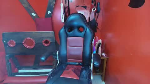 Snapshot of alissapeachx chatting on 05-17-26, 05:49 Alissa Peach online show from 05-17-26, 05:49