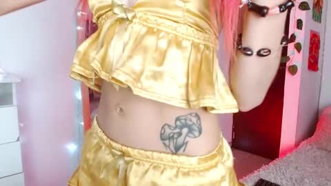 Snapshot of alissesallie_ chatting on 12-06-24, 05:53 alissesallie_ online show from 12-06-24, 05:53