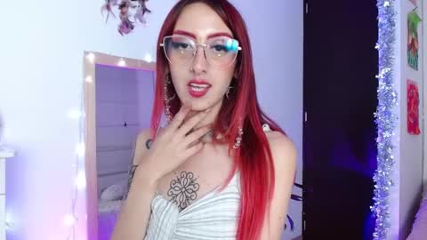 Snapshot of alissesallie_ chatting on 12-20-24, 01:36 alissesallie_ online show from 12-20-24, 01:36