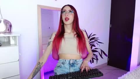 Snapshot of alissesallie_ chatting on 01-24-25, 11:56 alissesallie_ online show from 01-24-25, 11:56