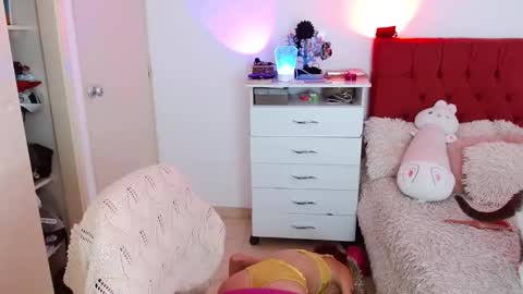 Snapshot of alissesallie_ chatting on 11-28-25, 12:08 alissesallie_ online show from 11-28-25, 12:08