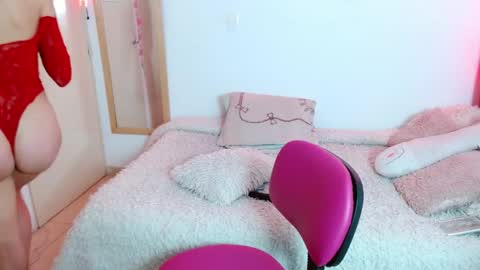 Snapshot of alissesallie_ chatting on 06-02-26, 11:18 alissesallie_ online show from 06-02-26, 11:18