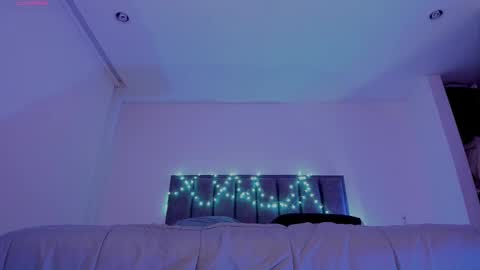 Snapshot of alisson_rocker chatting on 11-08-25, 02:01 online show from 11-08-25, 02:01