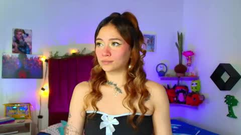 Alisson IG alisson zafiro27 online show from 02-15-26, 08:05