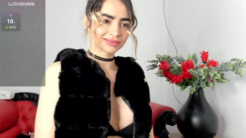 Snapshot of alissondomit chatting on 12-07-24, 12:35 Alisson Domit online show from 12-07-24, 12:35
