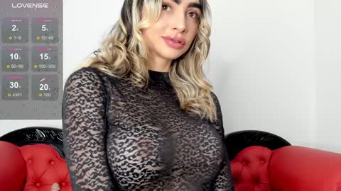 Snapshot of alissondomit chatting on 12-12-24, 04:32 Alisson Domit online show from 12-12-24, 04:32