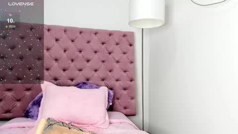 Snapshot of alissondomit chatting on 02-11-25, 01:51 Alisson Domit online show from 02-11-25, 01:51