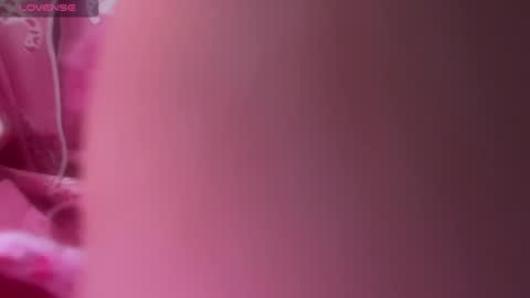 Snapshot of alisssa_s chatting on 05-20-26, 08:20 Alise online show from 05-20-26, 08:20