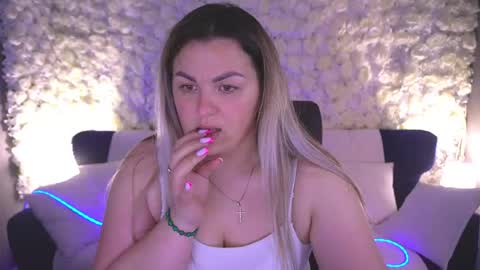 Snapshot of alissyagrayy chatting on 05-11-26, 02:45 alissyagrayy online show from 05-11-26, 02:45