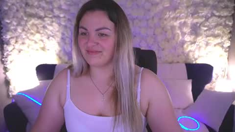 Snapshot of alissyagrayy chatting on 05-11-26, 04:04 alissyagrayy online show from 05-11-26, 04:04