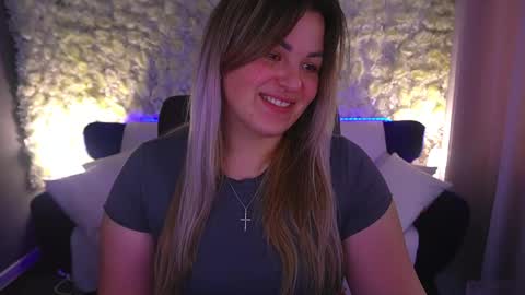 Snapshot of alissyagrayy chatting on 05-12-26, 12:46 alissyagrayy online show from 05-12-26, 12:46