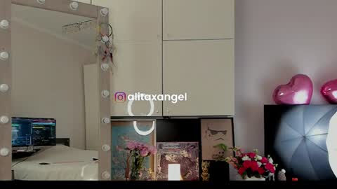 Snapshot of alitaangel_ chatting on 07-16-26, 03:40 A L I T A online show from 07-16-26, 03:40