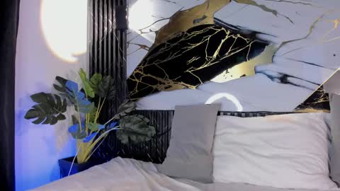 Snapshot of alivega_ chatting on 04-23-26, 07:27 online show from 04-23-26, 07:27