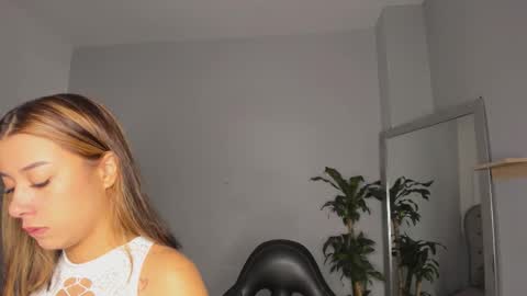 Snapshot of alix_18 chatting on 09-27-25, 11:26 alix_18 online show from 09-27-25, 11:26