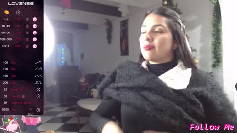 Snapshot of alix_beltran chatting on 12-27-24, 01:53 Alix online show from 12-27-24, 01:53