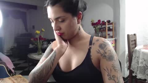 Snapshot of alix_beltran chatting on 02-10-25, 05:25 Alix online show from 02-10-25, 05:25