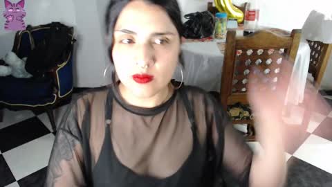 Snapshot of alix_beltran chatting on 09-16-25, 02:45 Alix online show from 09-16-25, 02:45